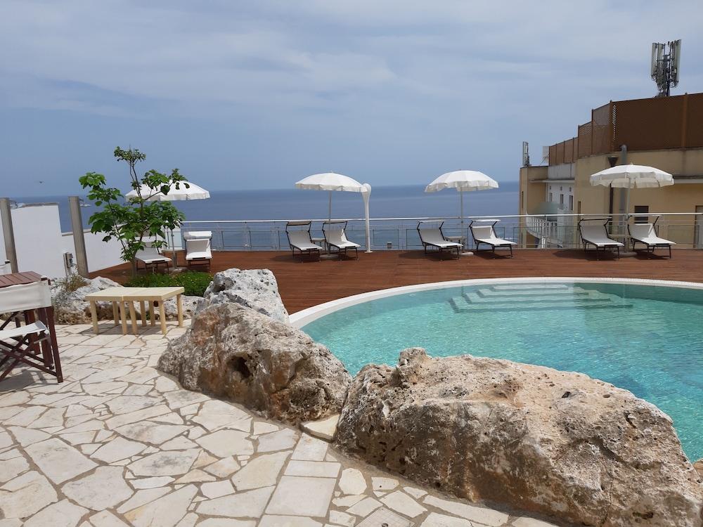 Hotel Aurora E Del Benessere Santa Cesarea Terme Exteriör bild